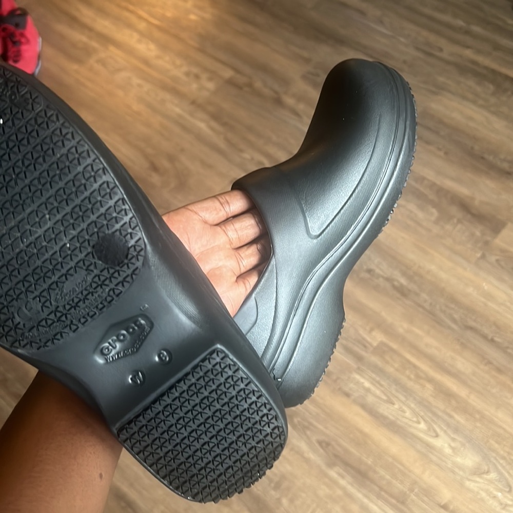 Crocs - Picture 3 of 7